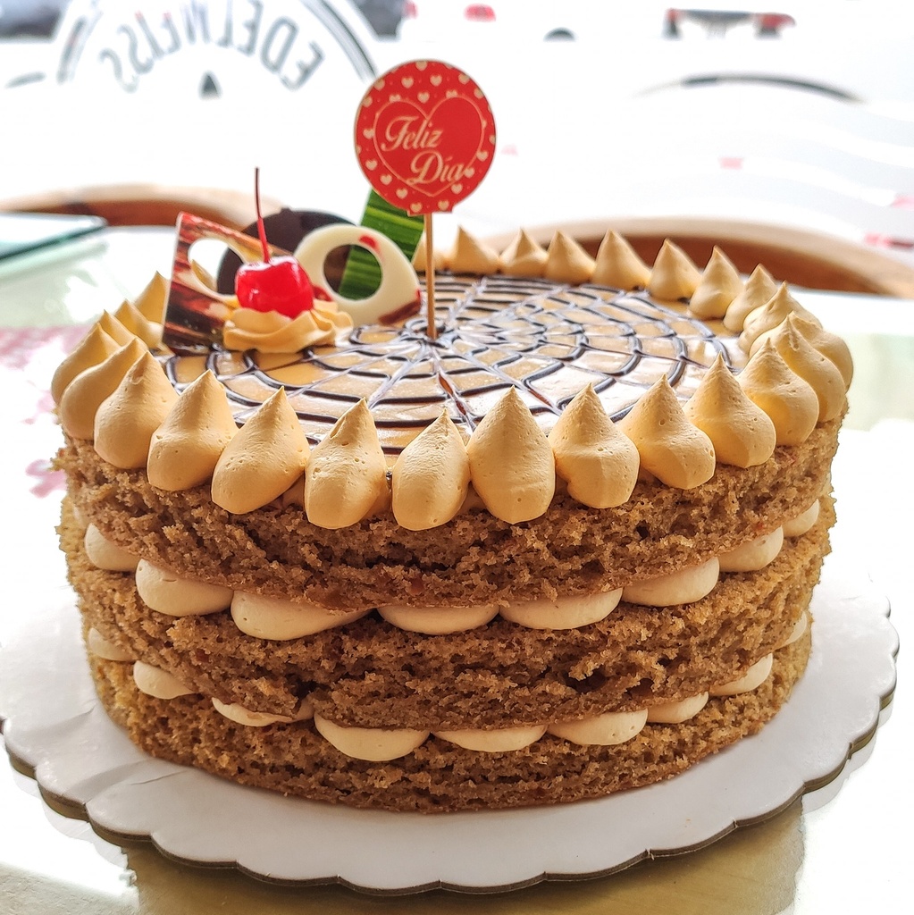 Carrot cake con crema de lúcuma